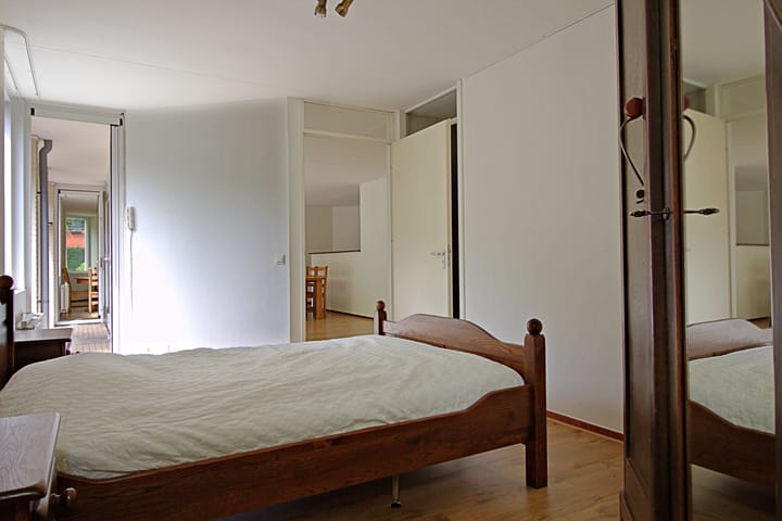 Foto 26 van Peter Benensonstraat 11