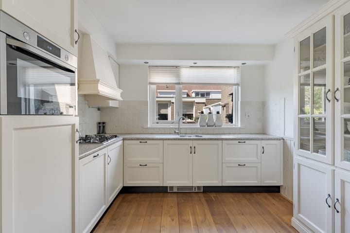 Photo 12 of Commandeurslaan 46