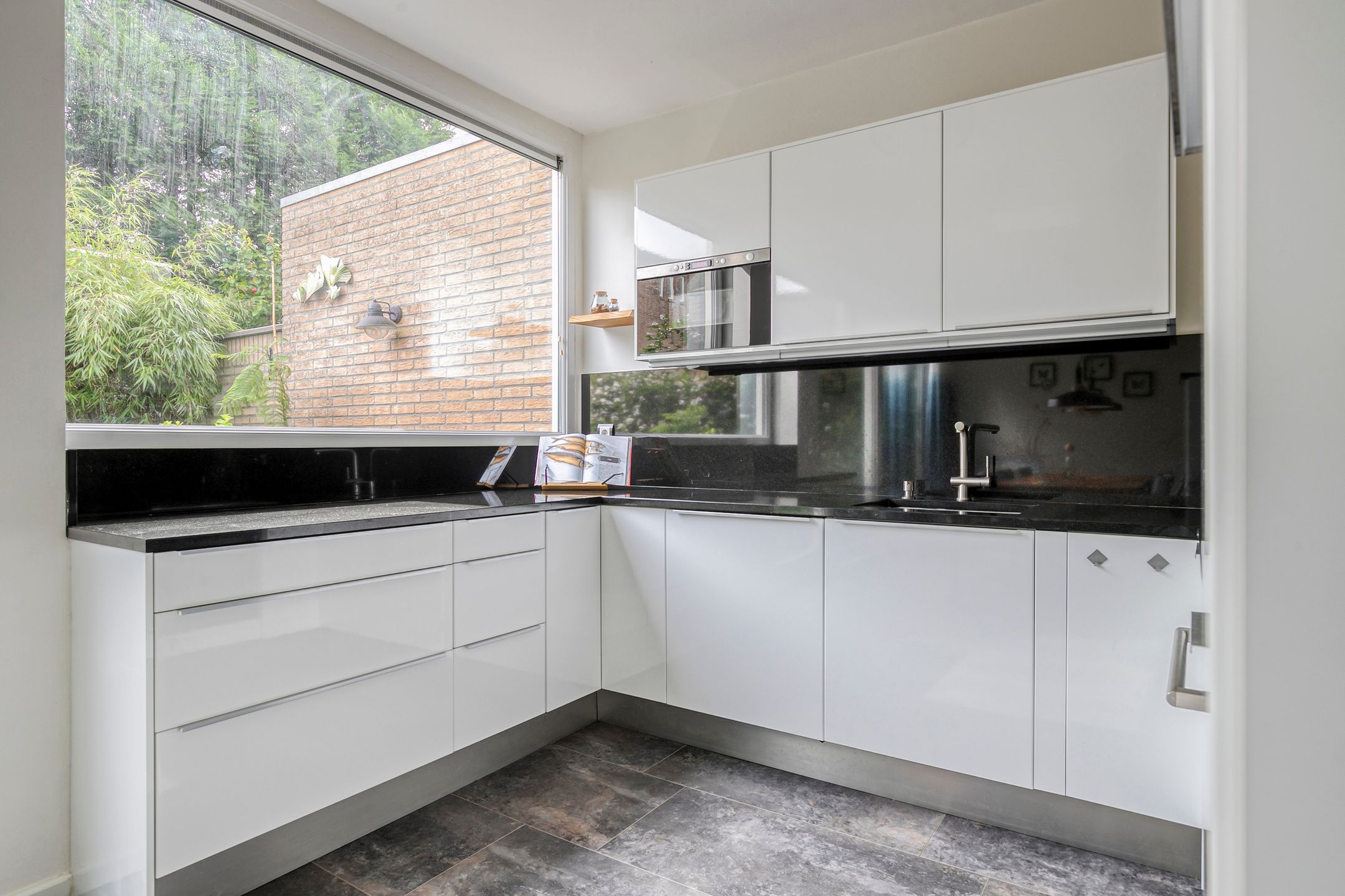 Foto 12 van Jan Ligthartplein 4