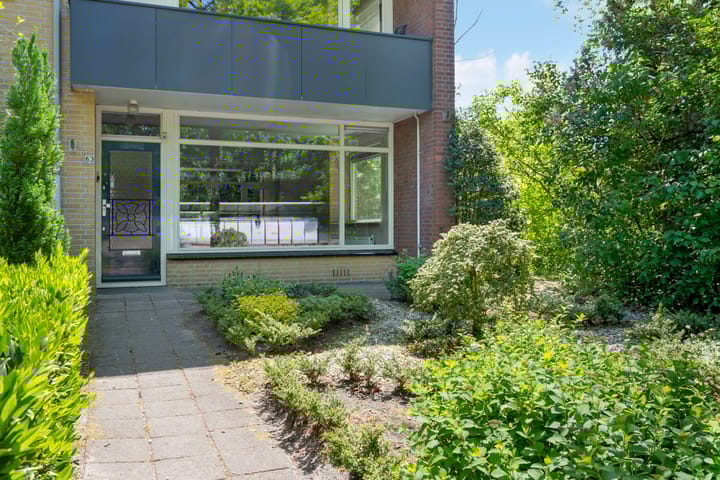 Photo 2 of Eikenlaan 63
