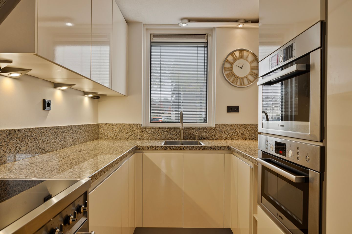 Photo 14 of Brahmsstraat 268