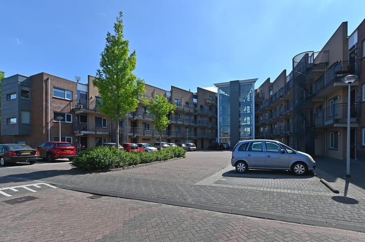 Foto 43 van Heinsiushof 17