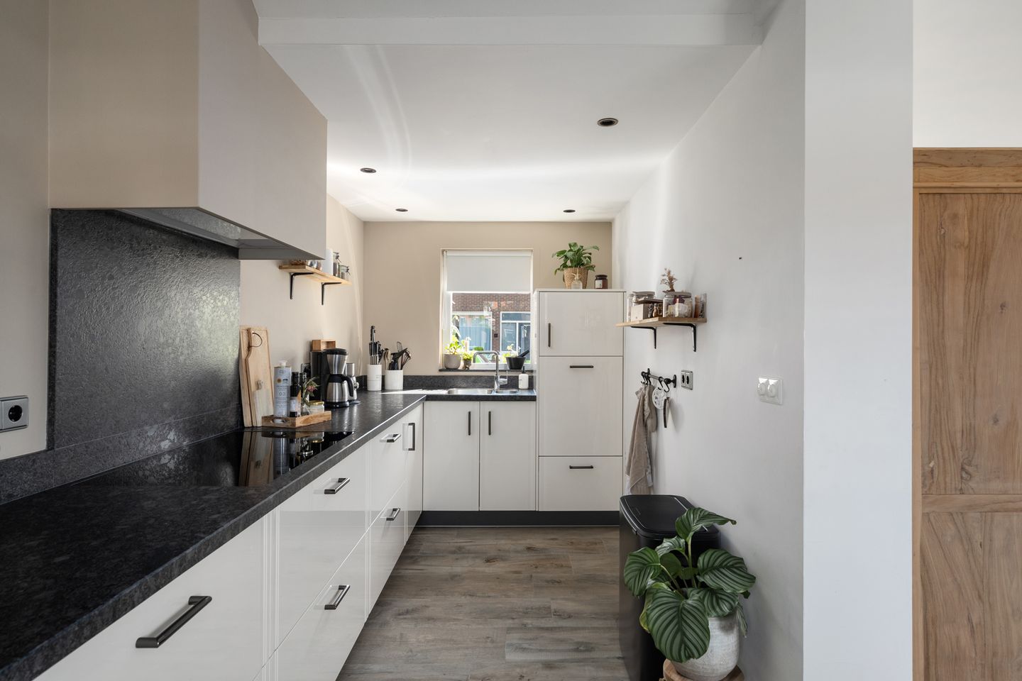 Foto 10 van van Wassenaerstraat 54