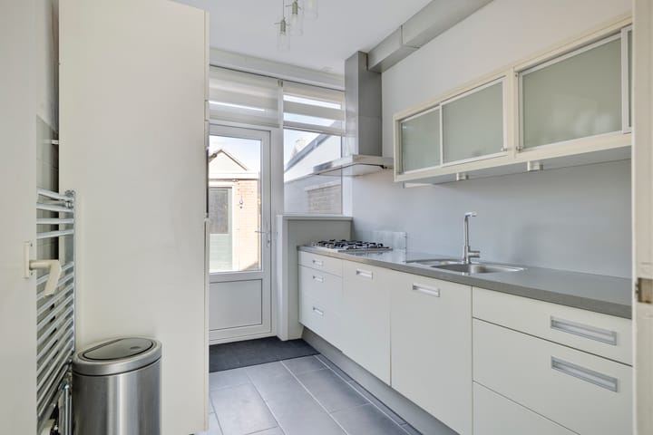 Photo 12 of Roozenburglaan 147