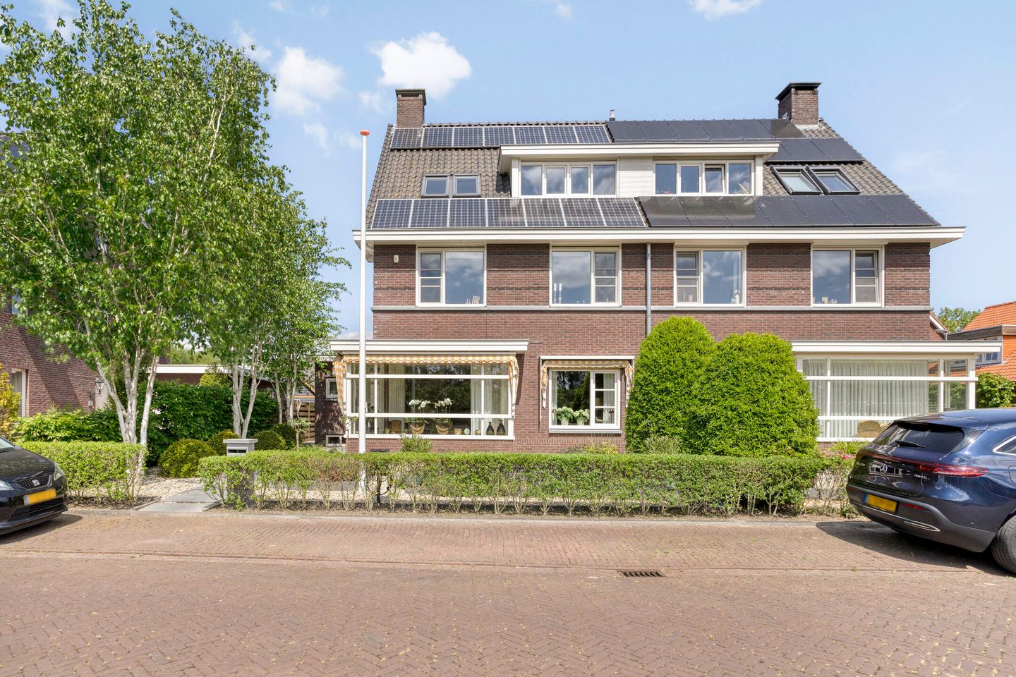 Foto 1 van Nazareth 10