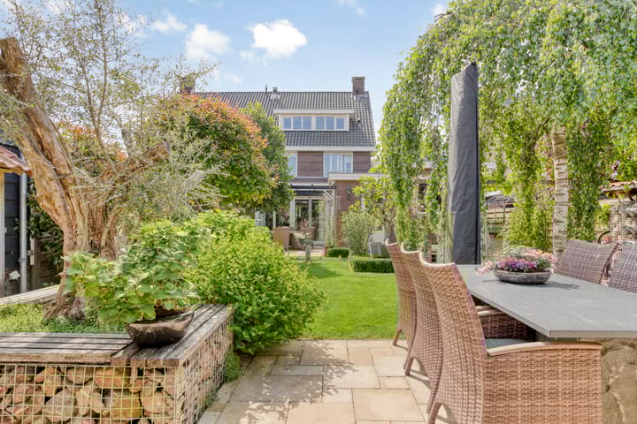 Foto 4 van Nazareth 10