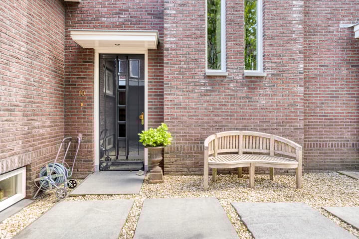 Foto 9 van Nazareth 10