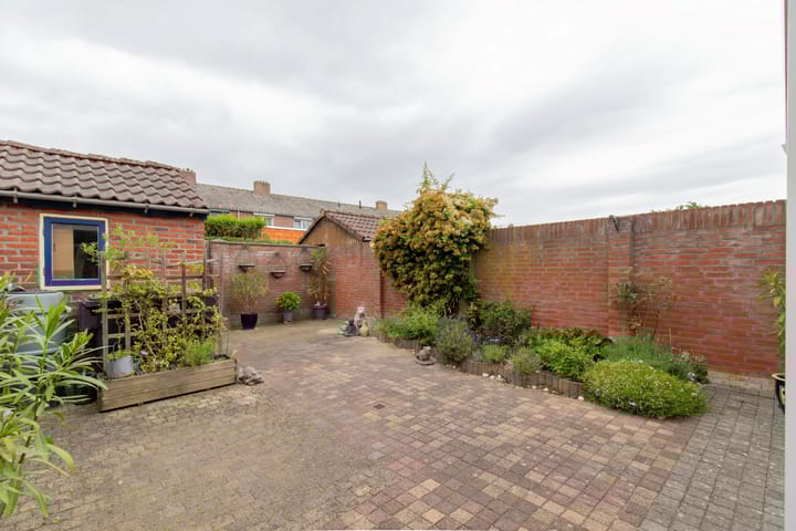 Photo 13 of Henri Jonasstraat 4