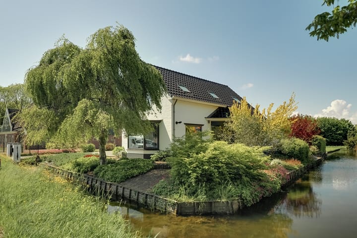 Foto 67 van Middelweg 2