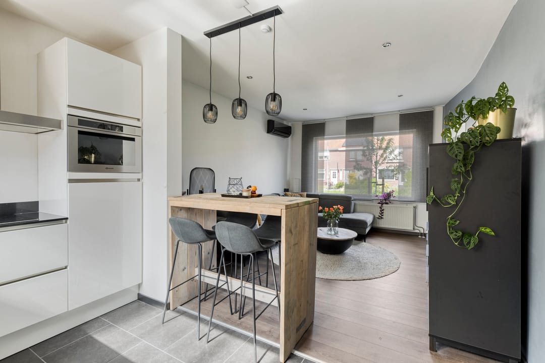 Photo 11 of Akerstraat 14