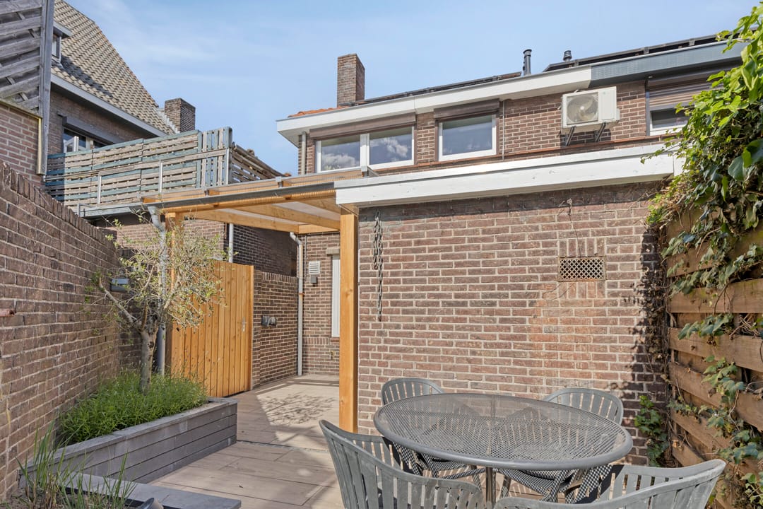 Photo 22 of Akerstraat 14