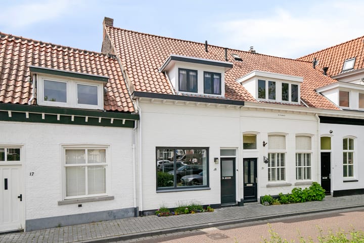 Foto 1 van Pastoor Lancrietstraat 19