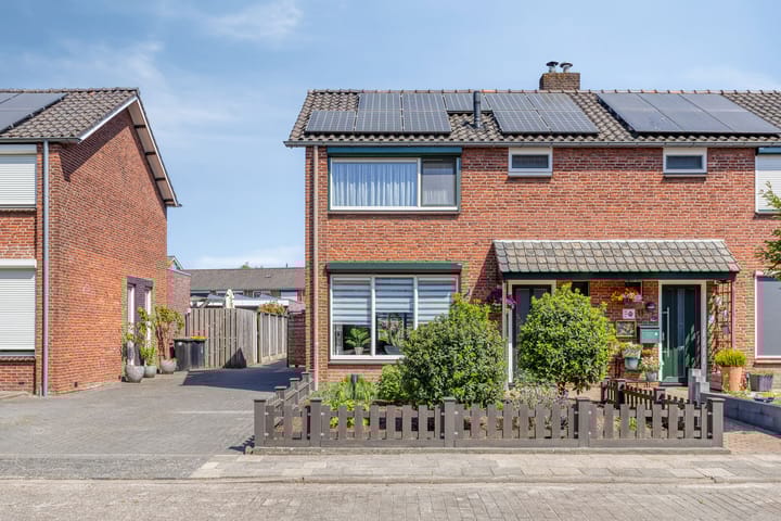 Photo 5 of Hofvennestraat 9