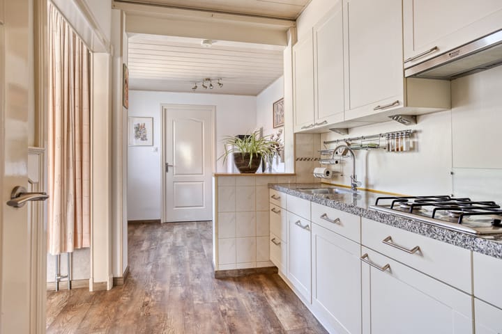 Photo 11 of Hofvennestraat 9