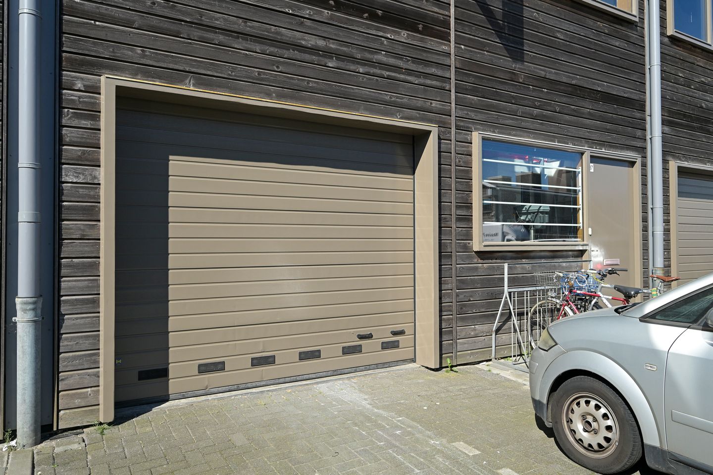 View photo 2 of Industrieweg 87