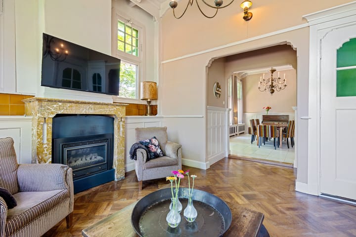 Photo 35 of Oosteinde 38