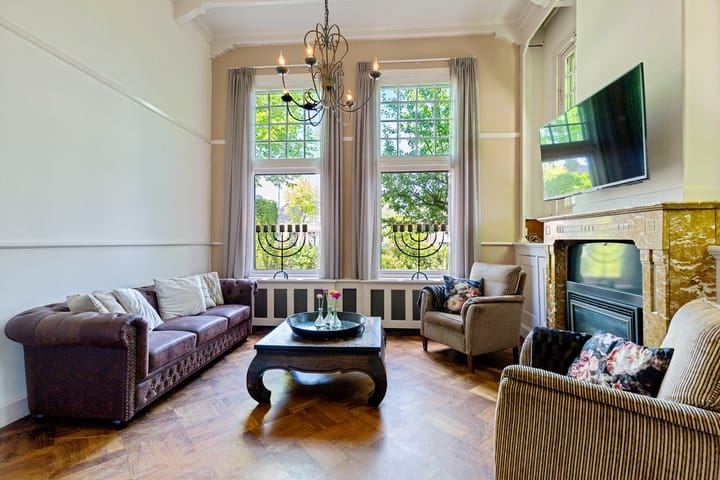 Photo 36 of Oosteinde 38