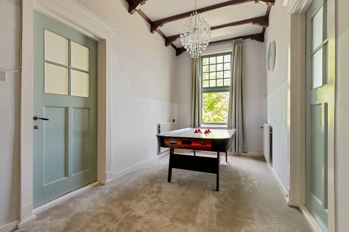 Photo 41 of Oosteinde 38