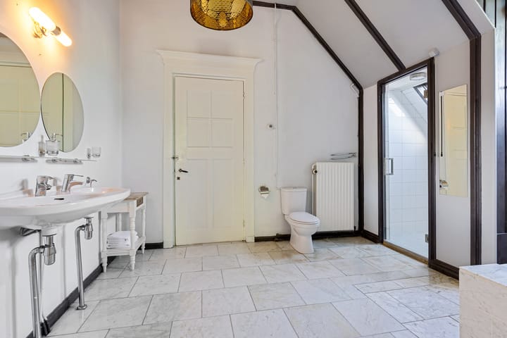 Photo 44 of Oosteinde 38