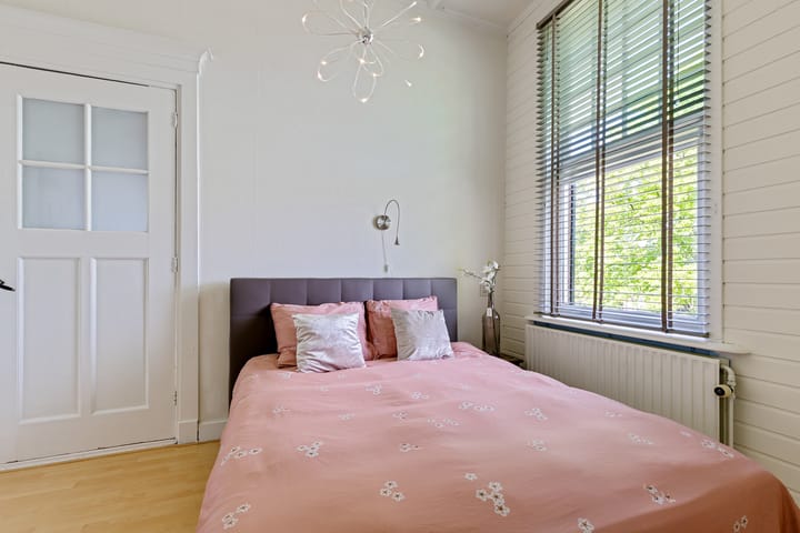 Photo 46 of Oosteinde 38