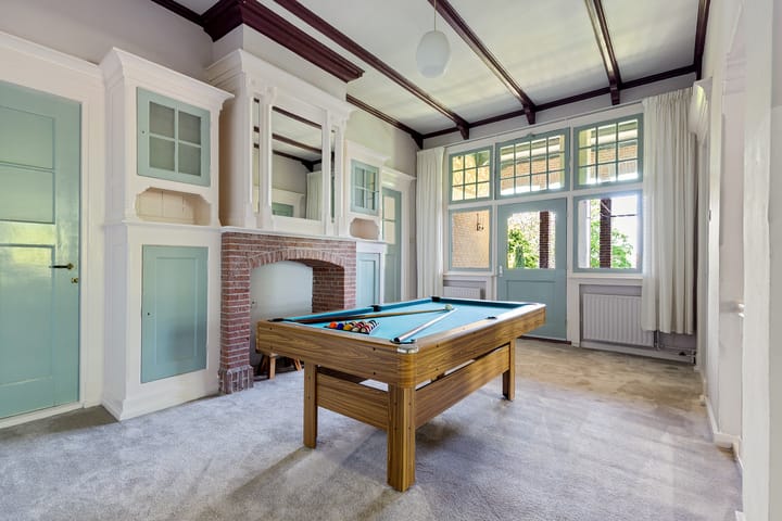 Photo 48 of Oosteinde 38