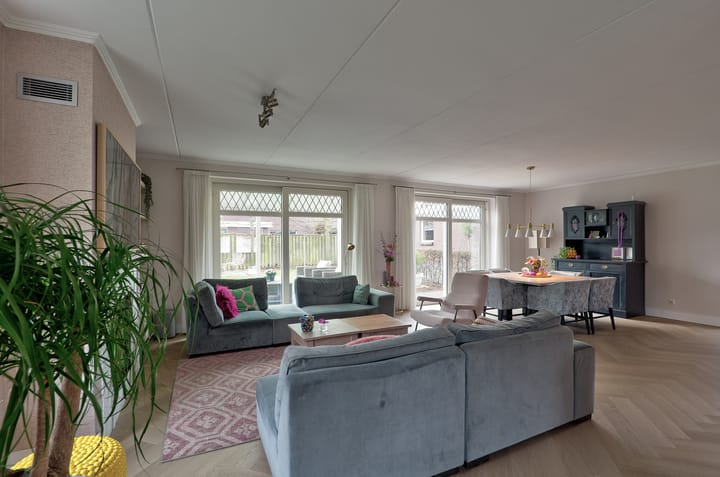 Foto 12 van Bernagietuin 12