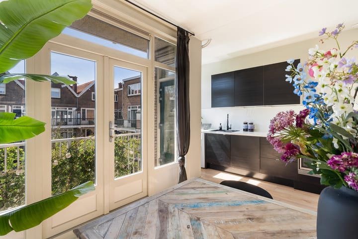 Foto 7 van Luzacstraat 28-B02