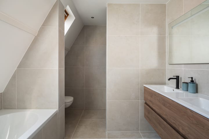 Foto 36 van Luzacstraat 28-B02