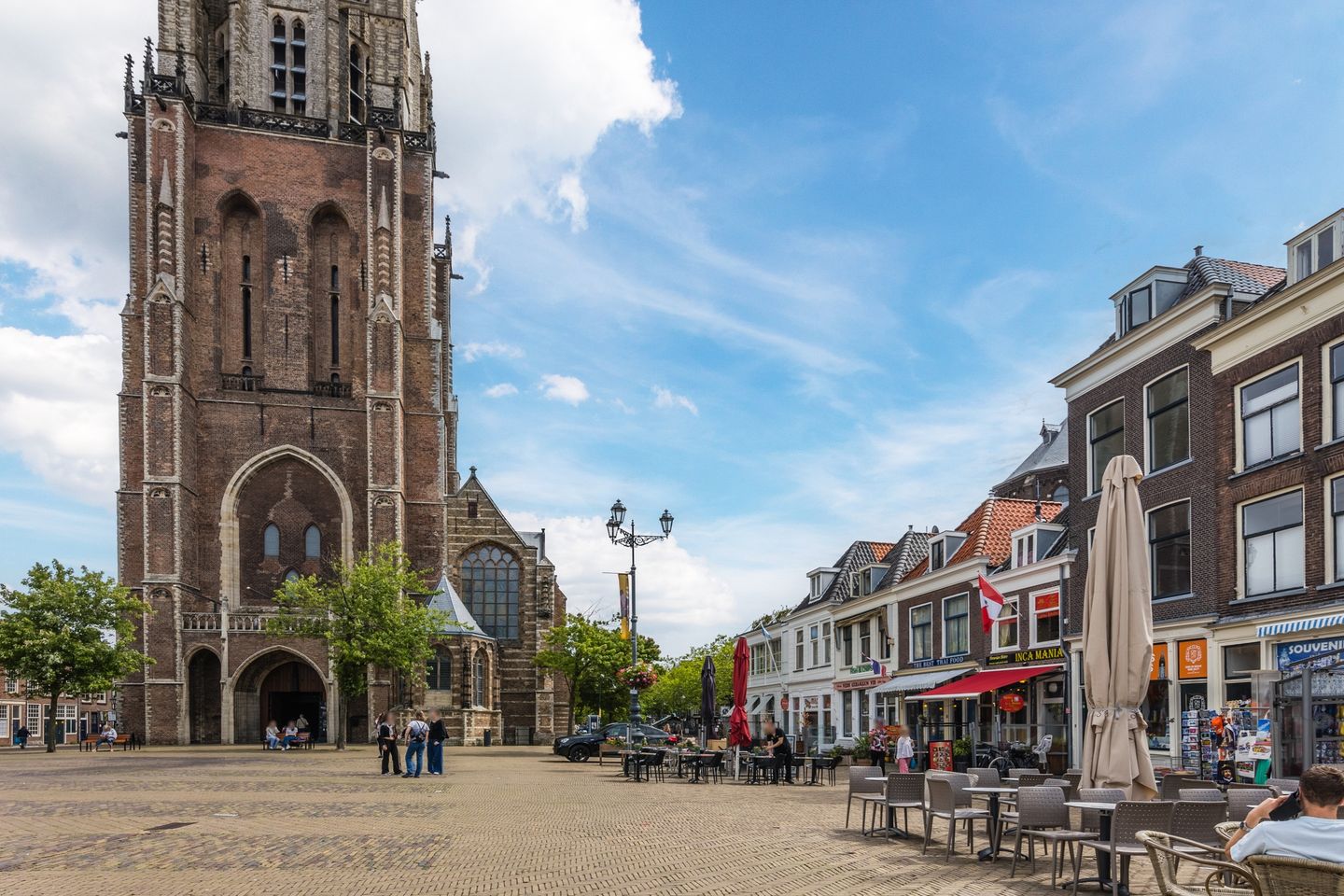 View photo 3 of Markt 73