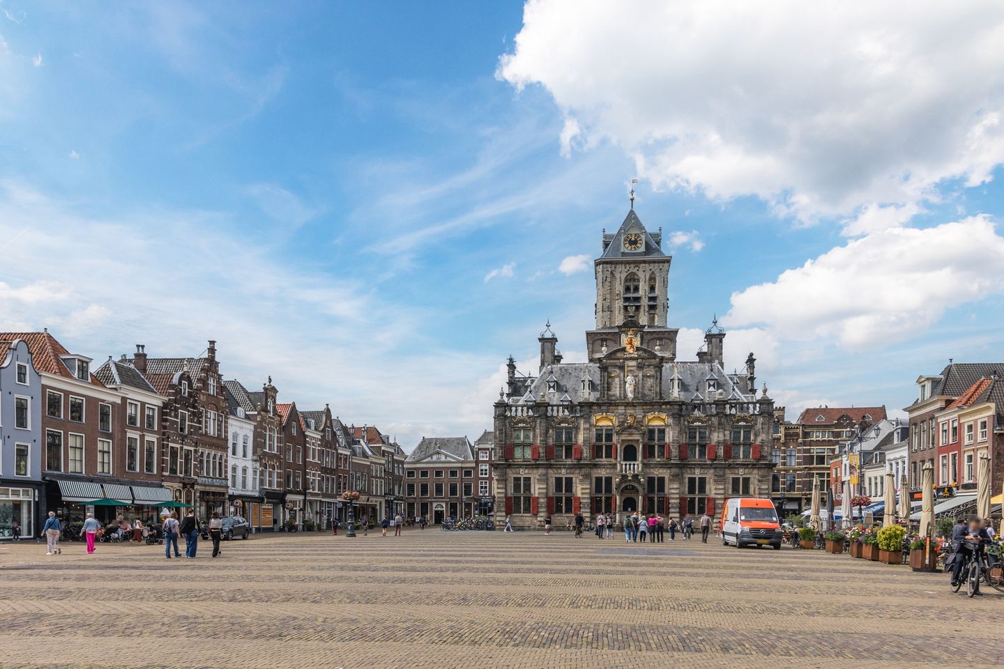 View photo 4 of Markt 73