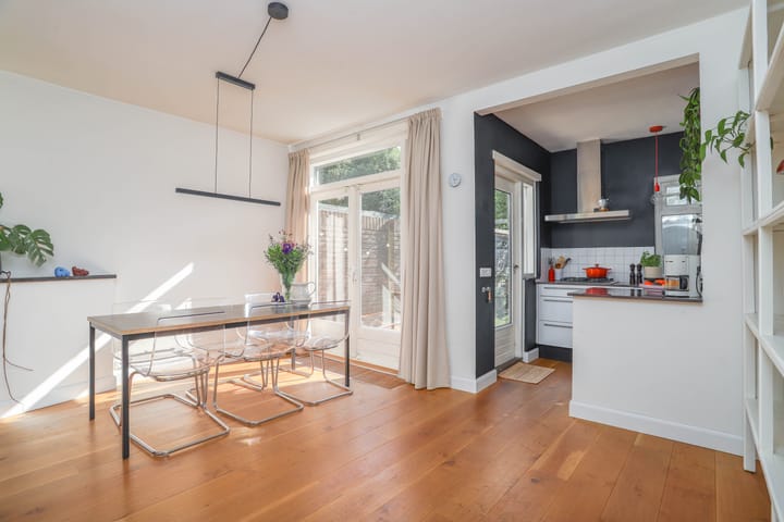 Foto 19 van Barkasstraat 2