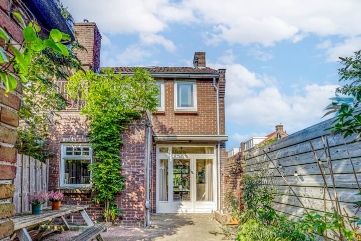 Foto 36 van Barkasstraat 2