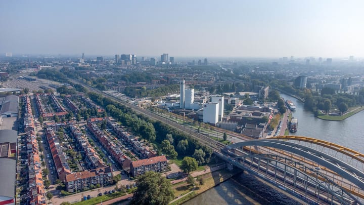 Foto 42 van Barkasstraat 2