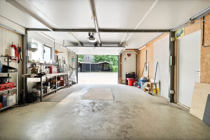 Photo 36 of De Breistroeken 33