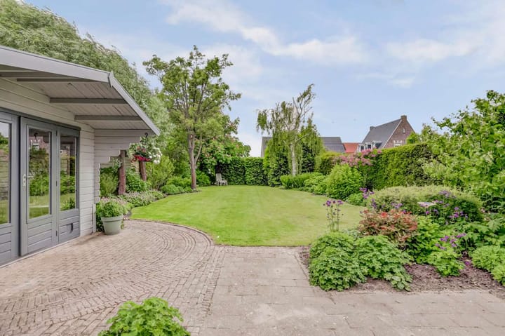 Foto 27 van Middenweg 551