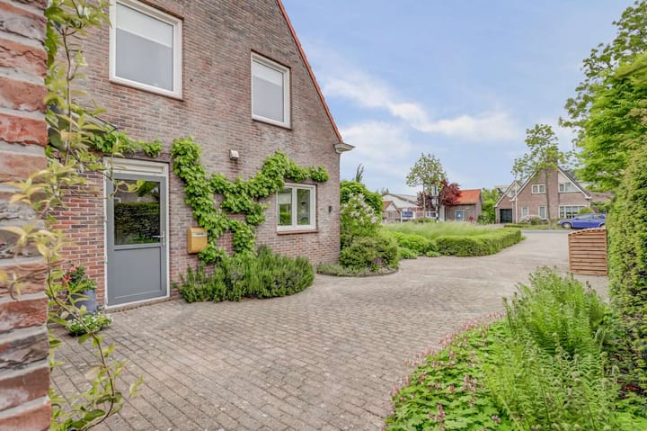 Foto 38 van Middenweg 551