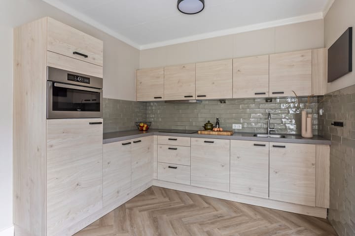 Photo 10 of van der Veenstraat 18