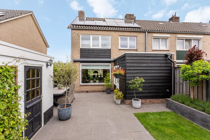 Photo 17 of van der Veenstraat 18