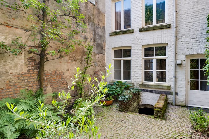 Photo 11 of Hoogbrugstraat 56