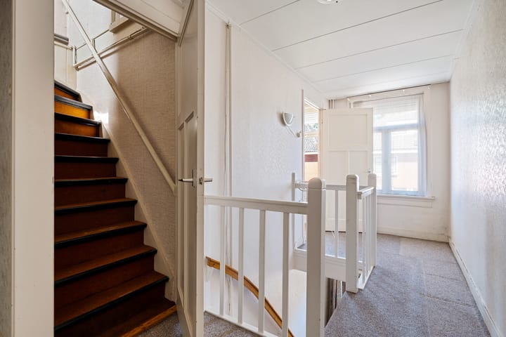 Photo 16 of Johan van Reesstraat 1