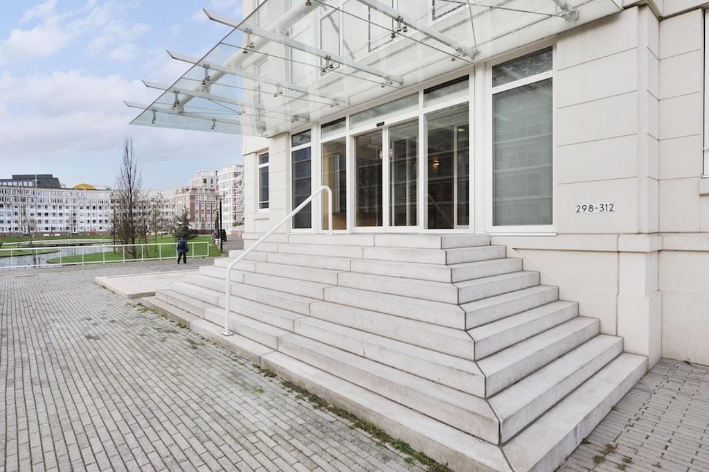 Foto 2 van Burgemeester De Monchyplein 305