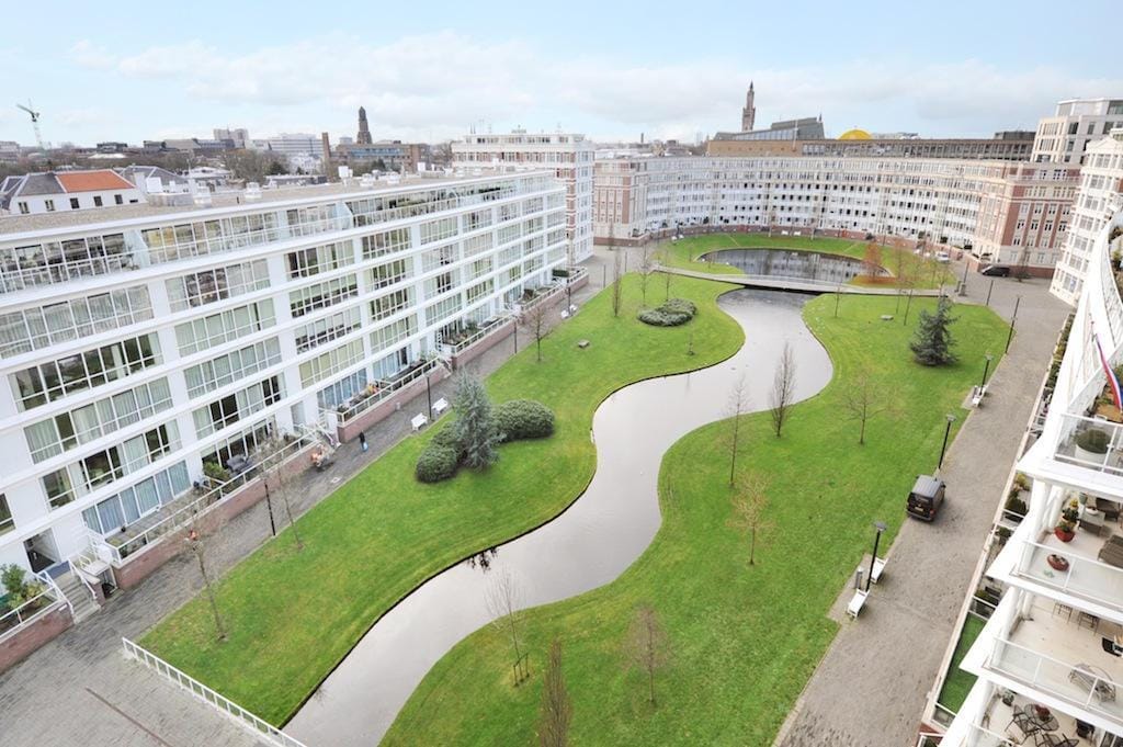 Foto 26 van Burgemeester De Monchyplein 305