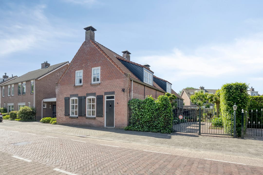 Photo 1 of Sint Josephstraat 9