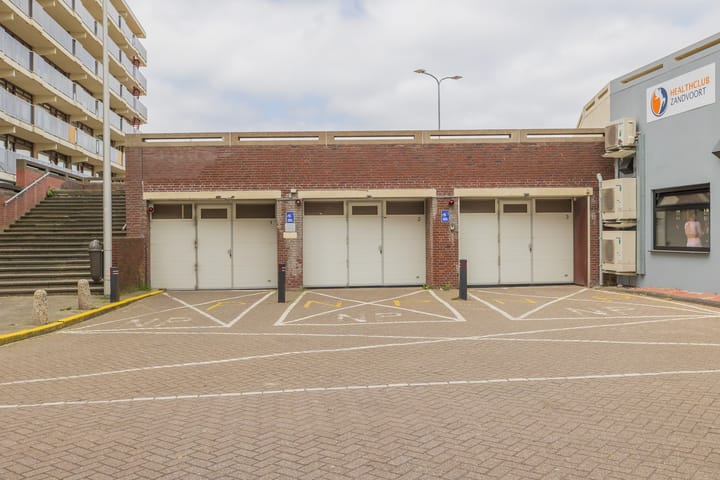 Photo 31 of Burgemeester van Fenemaplein 16-F14