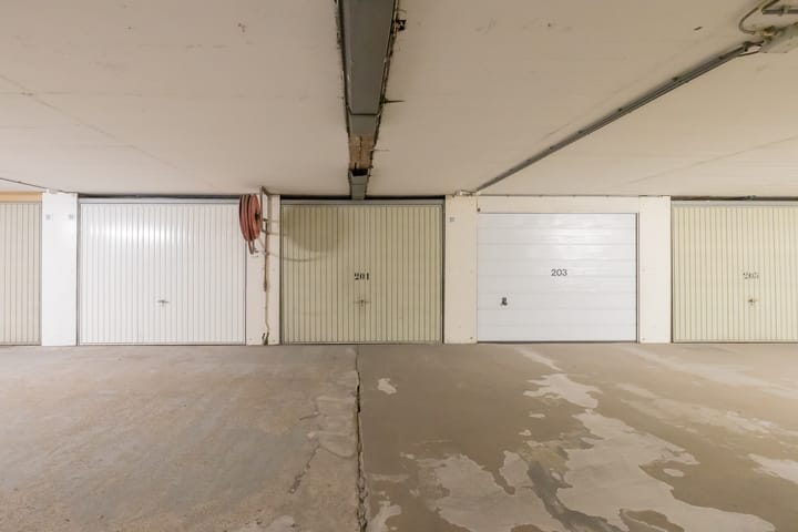 Photo 32 of Burgemeester van Fenemaplein 16-F14