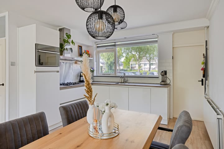 Photo 10 of Uranus 5