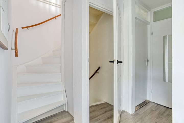 Photo 17 of Uranus 5