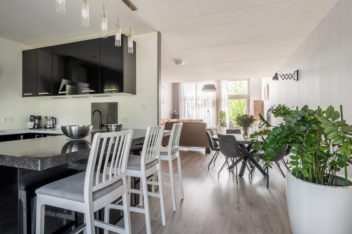 Foto 14 van Burgemeester Van Haarenlaan 1518