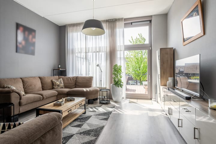 Foto 15 van Burgemeester Van Haarenlaan 1518