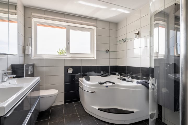 Foto 23 van Burgemeester Van Haarenlaan 1518